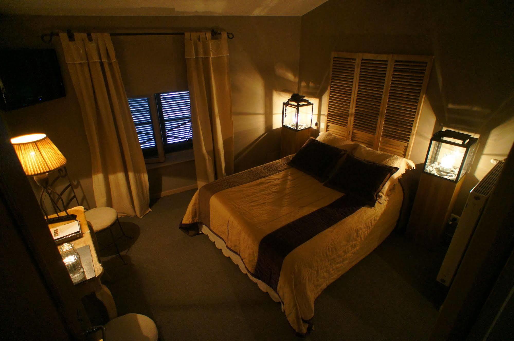 Hotel De La Tour Châtillon-sur-Chalaronne Екстериор снимка